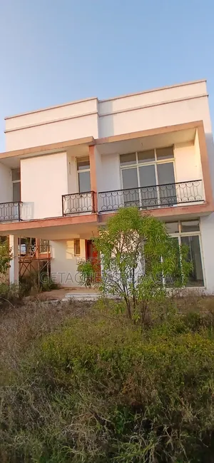 Furnished 4bdrm House in Ccd, Oromia-Finfinne for sale