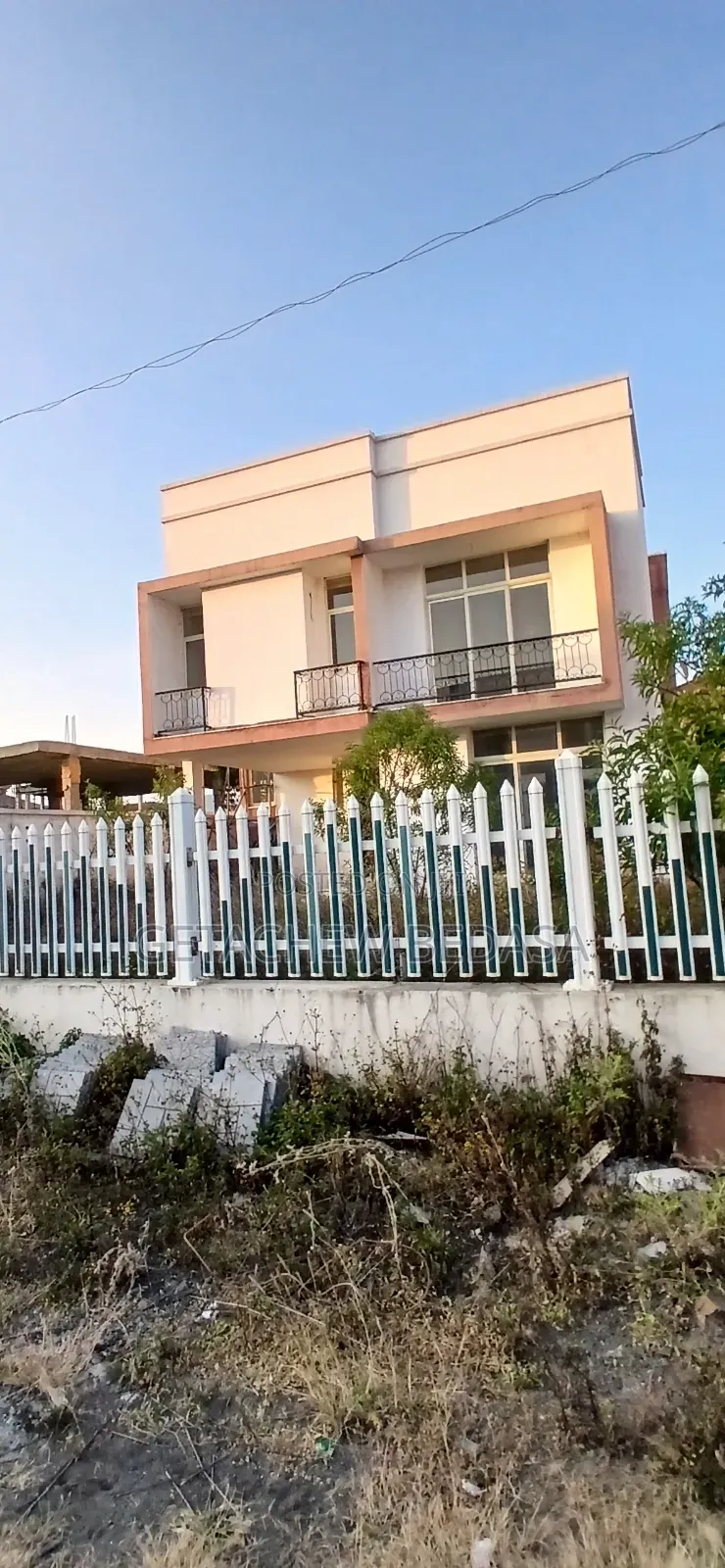 Furnished 4bdrm House in Ccd, Oromia-Finfinne for sale