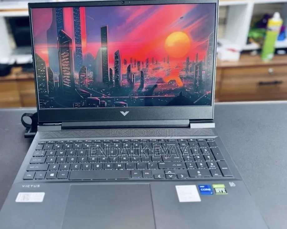 New Laptop HP Victus 16 16GB Intel Core i7 SSD 512GB