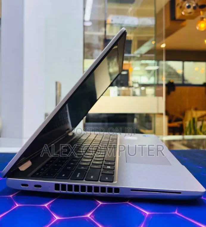 New Laptop Dell Precision 3581 16GB Intel Core i7 SSD 1T