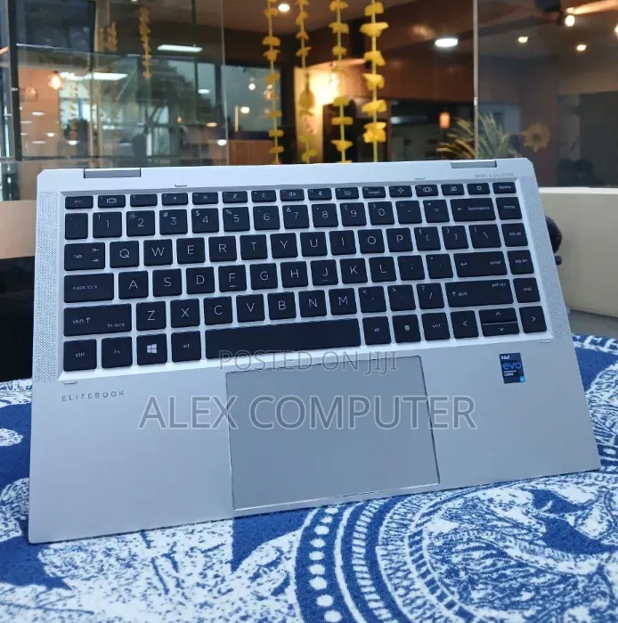 New Laptop HP EliteBook 1040 G8 16GB Intel Core i7 SSD 512GB