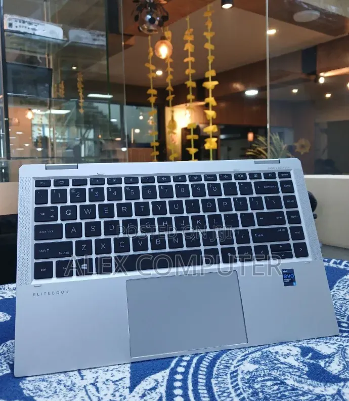 New Laptop HP EliteBook 1040 G8 16GB Intel Core i7 SSD 512GB