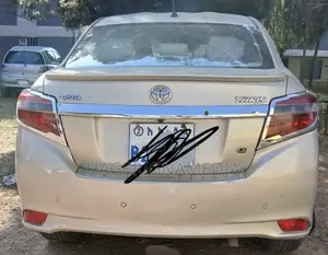 Toyota Yaris 2013 Beige