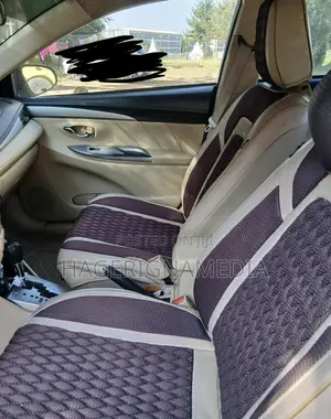 Toyota Yaris 2013 Beige