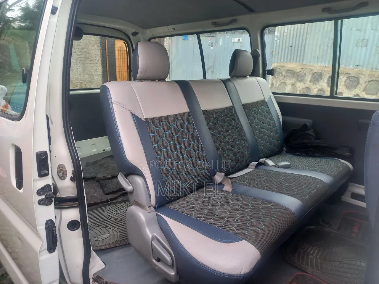 Toyota HiAce 2010 White