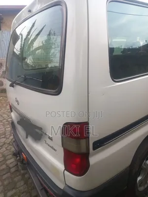 Toyota HiAce 2010 White