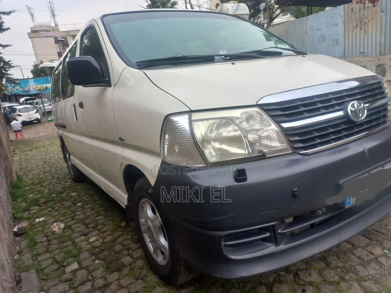 Toyota HiAce 2010 White