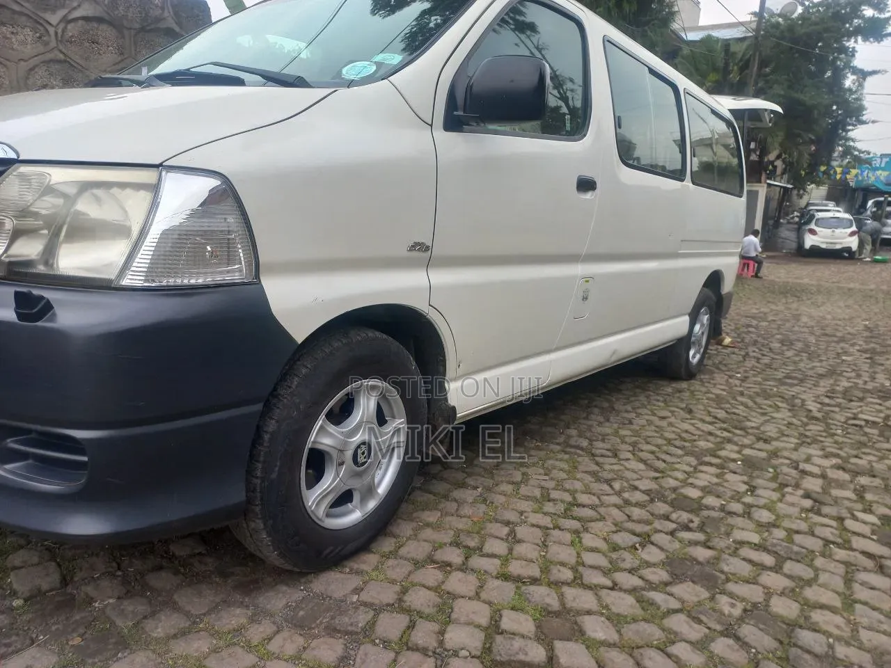 Toyota HiAce 2010 White