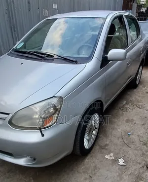 Toyota Platz 2005 Silver
