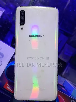 Samsung Galaxy A70 128 GB White