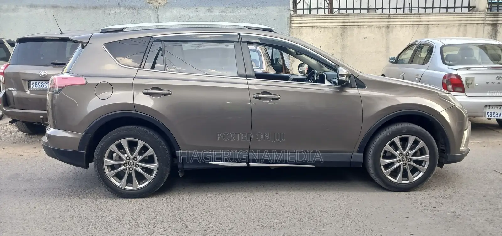 Toyota RAV4 2017 Gray
