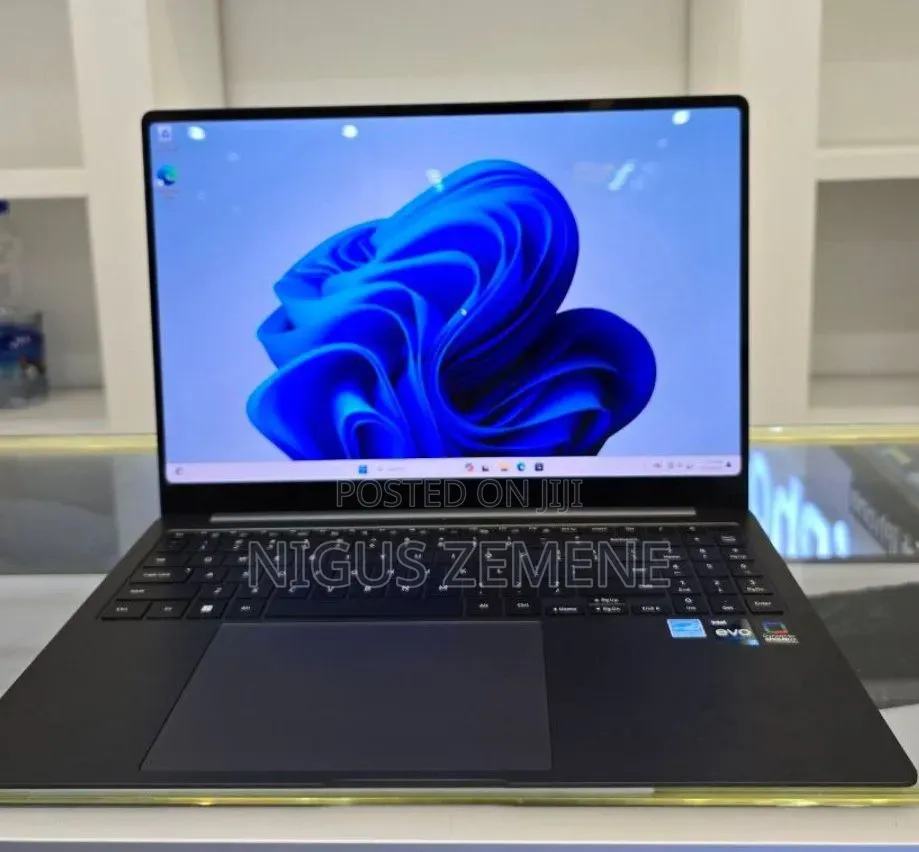 New Laptop Samsung Chromebook 3 11 16GB Intel Core i7 SSD 1T