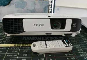 Epson Projector 
 
Model Name: EB-S41
 