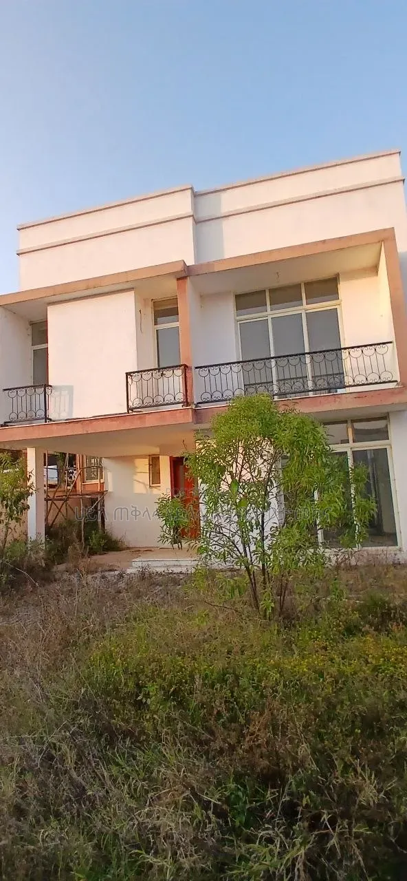 Furnished 6bdrm House in Ccd Realstate Inside, Oromia-Finfinne for sale