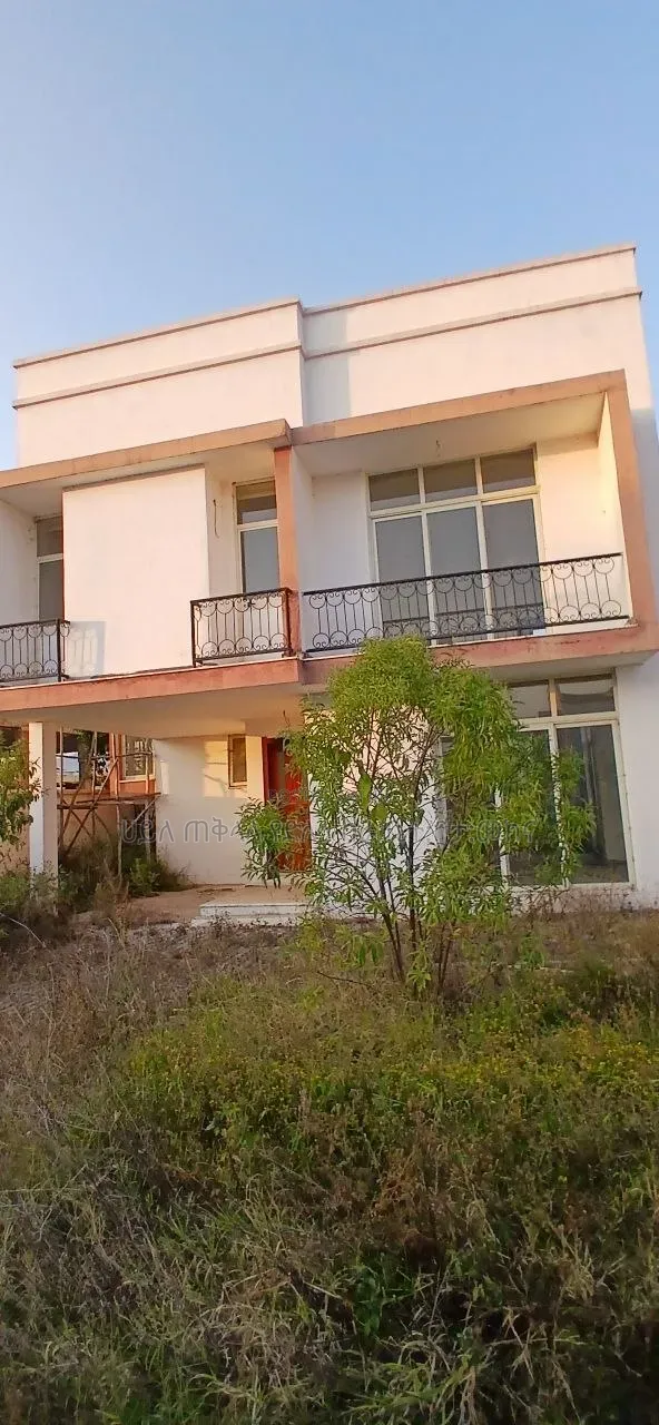 Furnished 6bdrm House in Ccd Realstate Inside, Oromia-Finfinne for sale