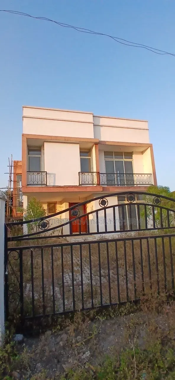 Furnished 6bdrm House in Ccd Realstate Inside, Oromia-Finfinne for sale