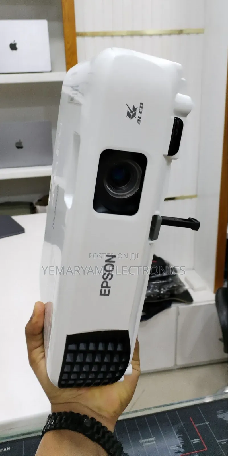 Brand New EPSON Projector With Bag