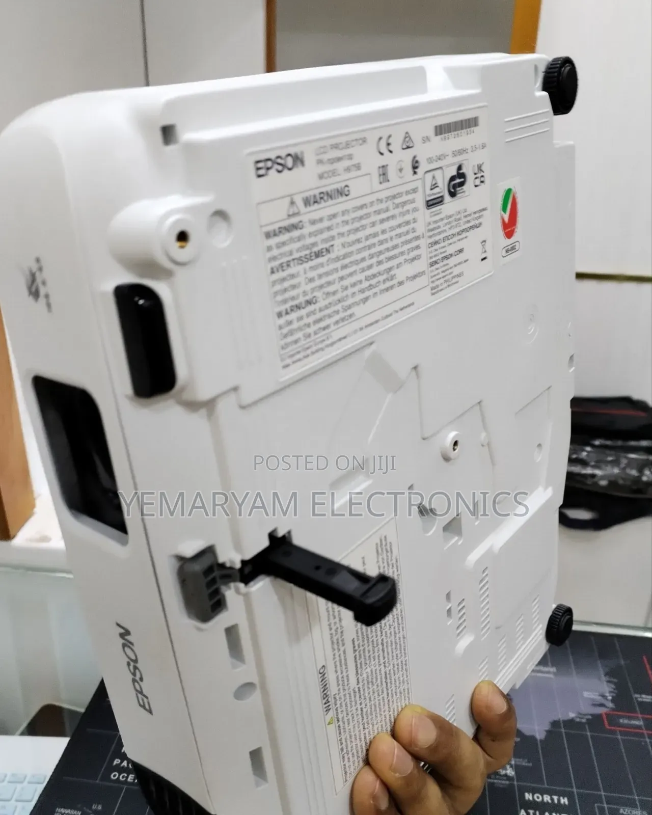 Brand New EPSON Projector With Bag