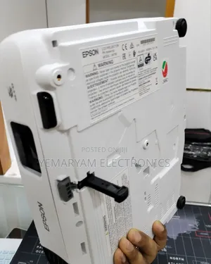 Brand New EPSON Projector With Bag