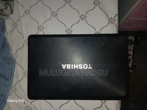 Laptop Toshiba A30 4GB Intel Core i7 HDD 512GB