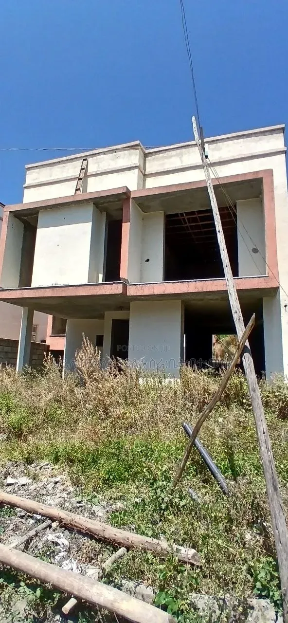5bdrm Townhouse/Terrace in Ccd Realstate Inside, Oromia-Finfinne