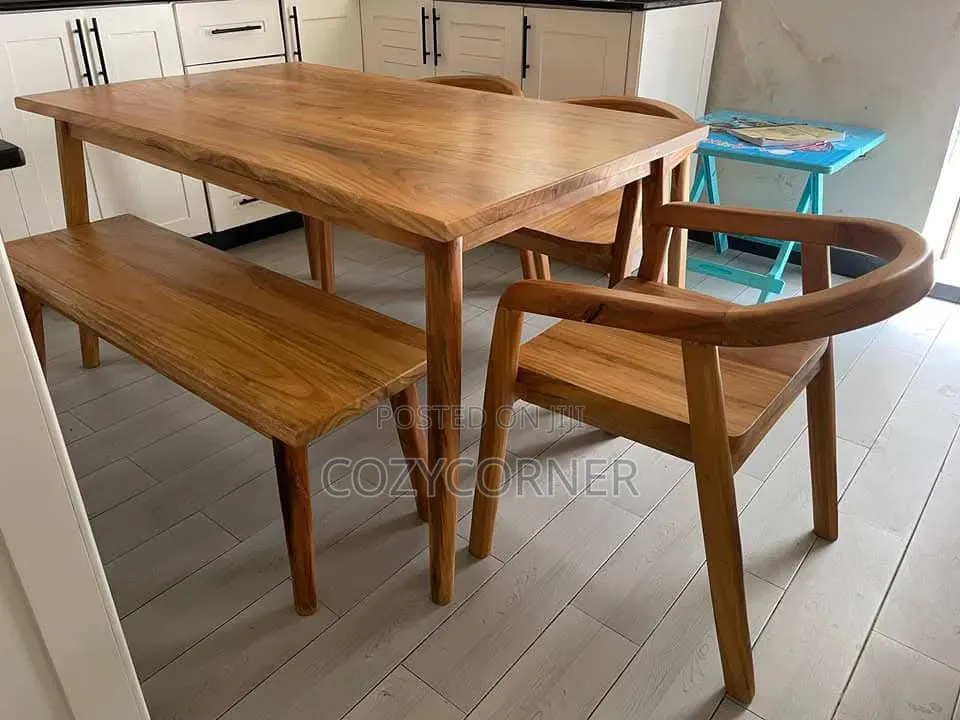 Elegant 5 Seaters Solid Wood Dining Table. የምግብ ጠረጴዛ በዋንዛ የሚሰራ