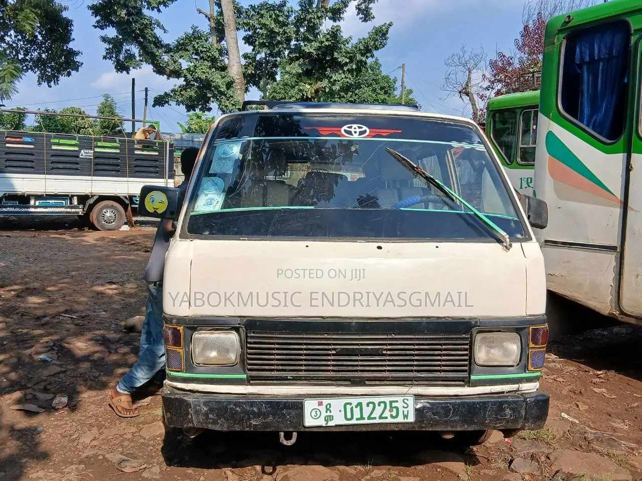 Toyota HiAce 1986 White
