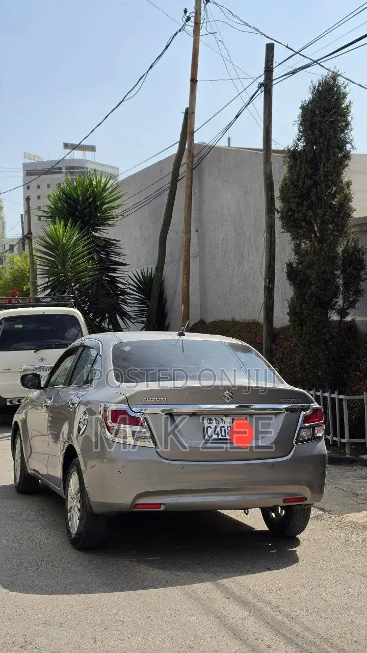 Suzuki Dzire 2022 Silver