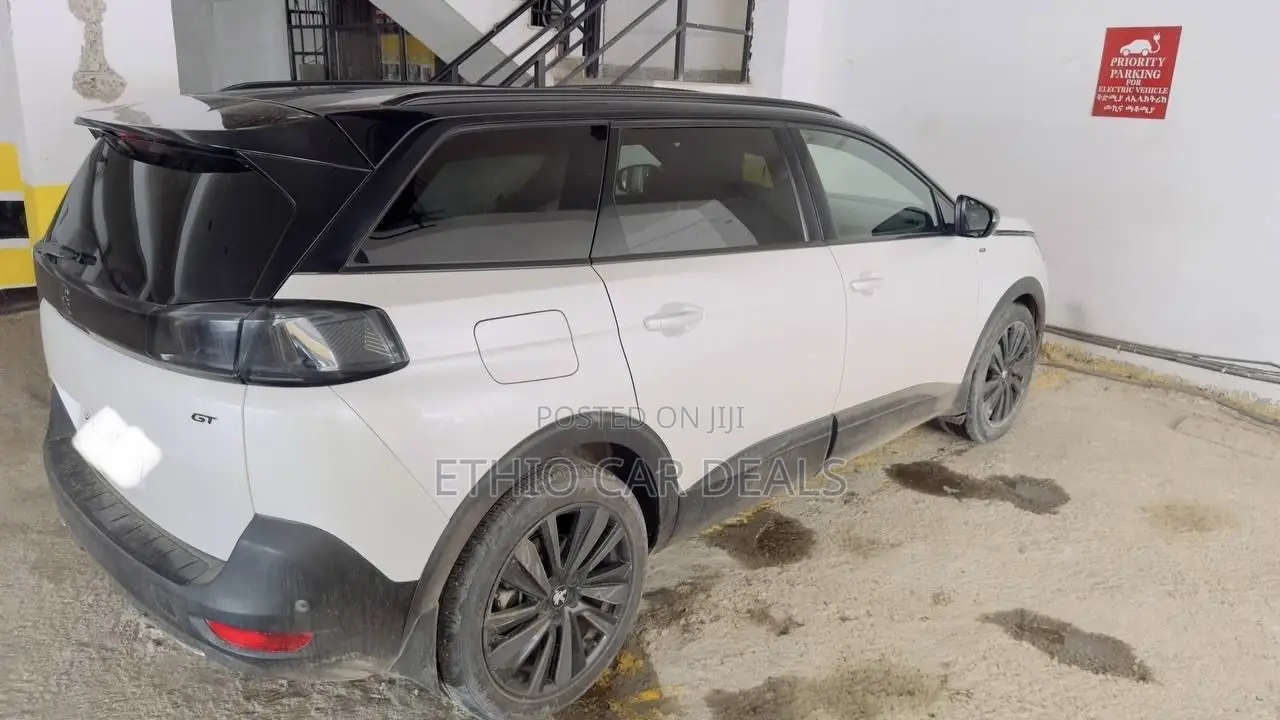 Peugeot 5008 2022 White