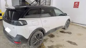 Peugeot 5008 2022 White