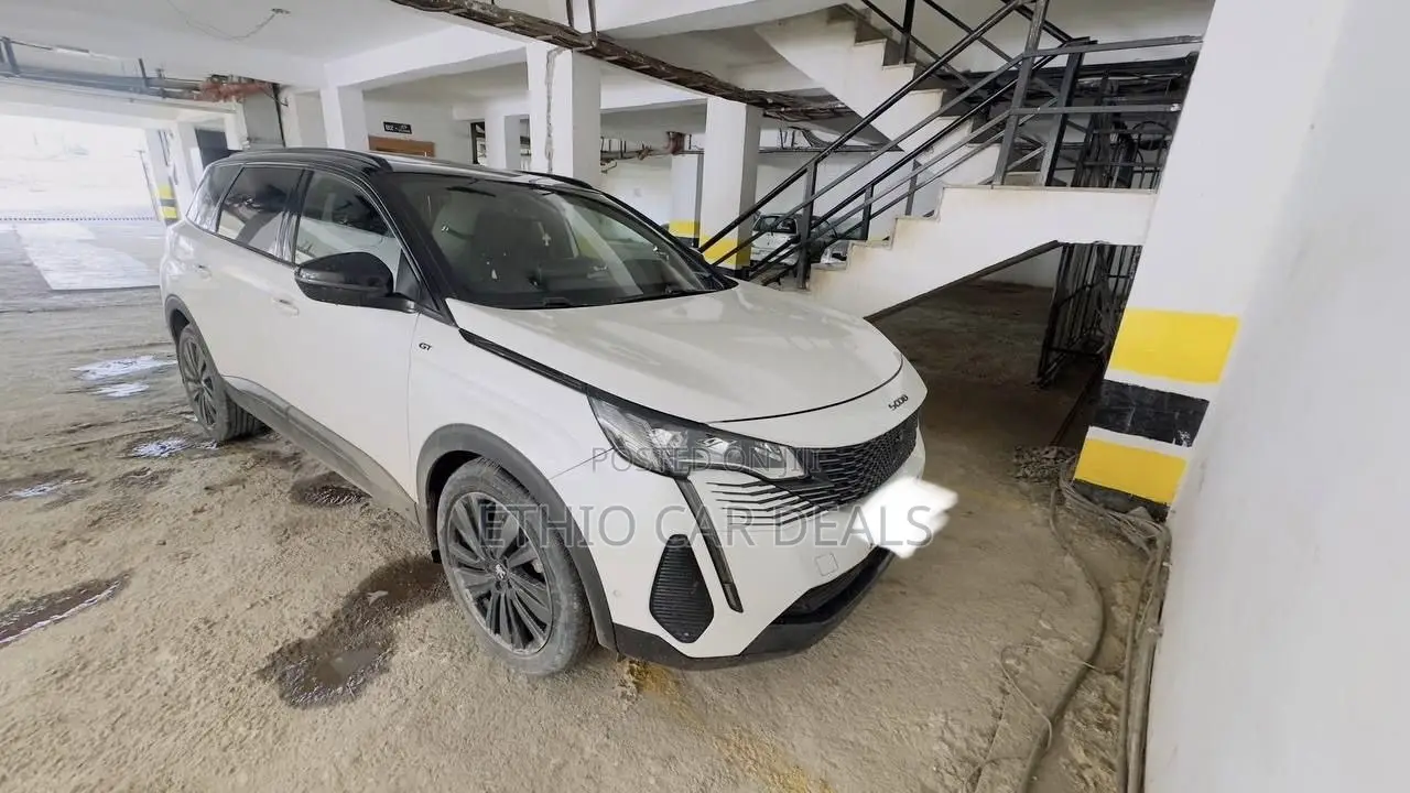 Peugeot 5008 2022 White