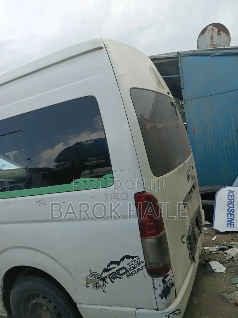 Toyota Grand HiAce 2001 White