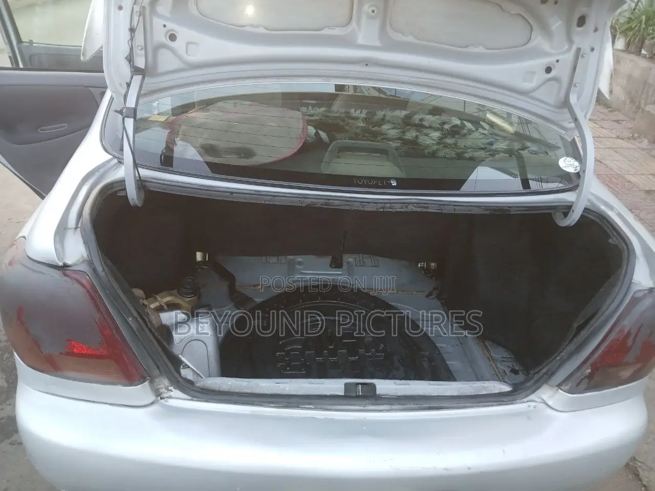 Toyota Platz 2001 Silver
