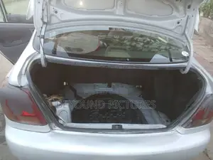 Toyota Platz 2001 Silver