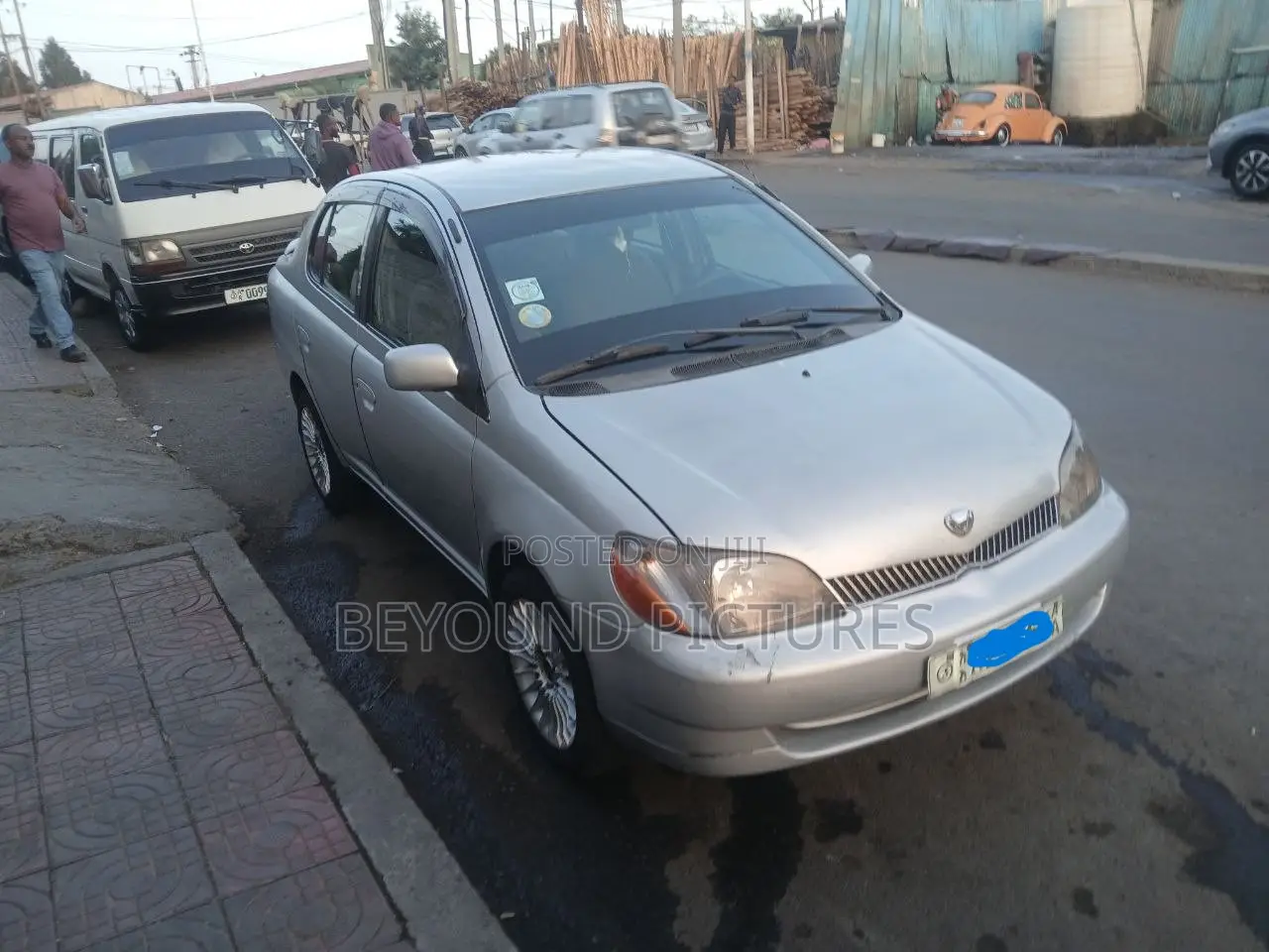 Toyota Platz 2001 Silver