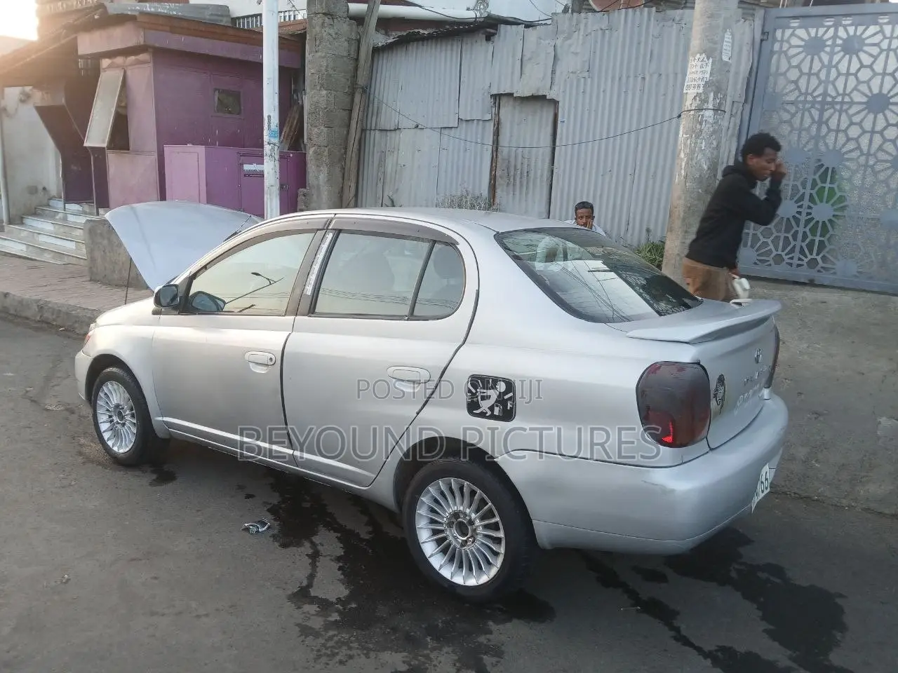 Toyota Platz 2001 Silver