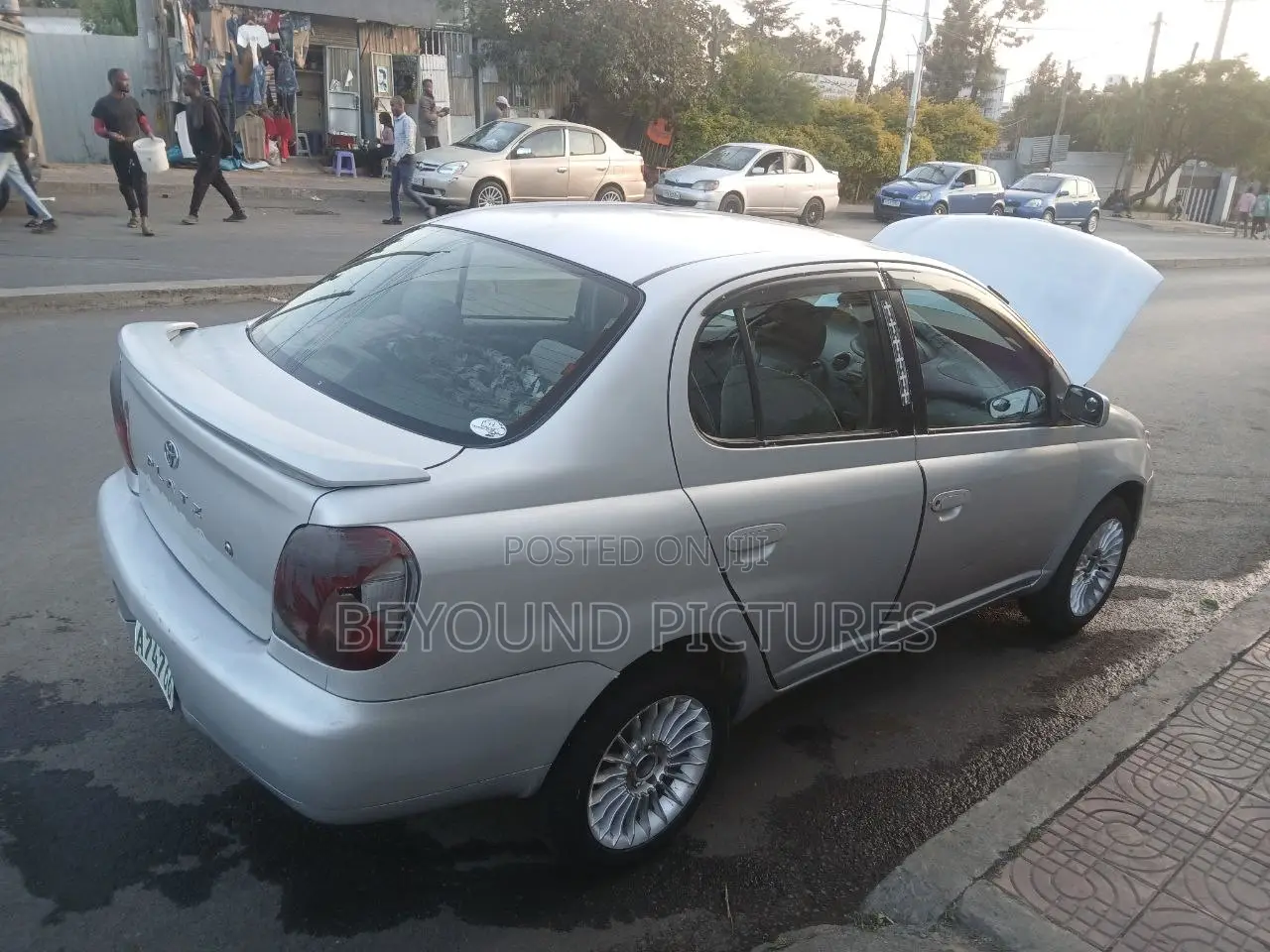 Toyota Platz 2001 Silver