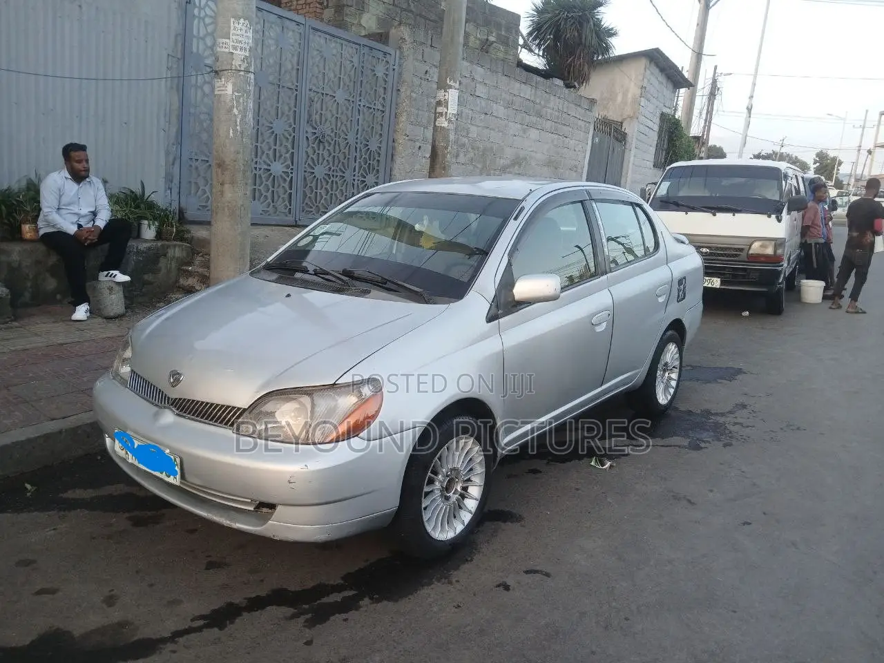 Toyota Platz 2001 Silver