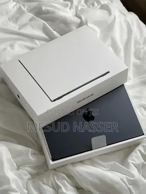 New Laptop Apple MacBook Air 2025 M4 16GB Apple M4 SSD 256GB