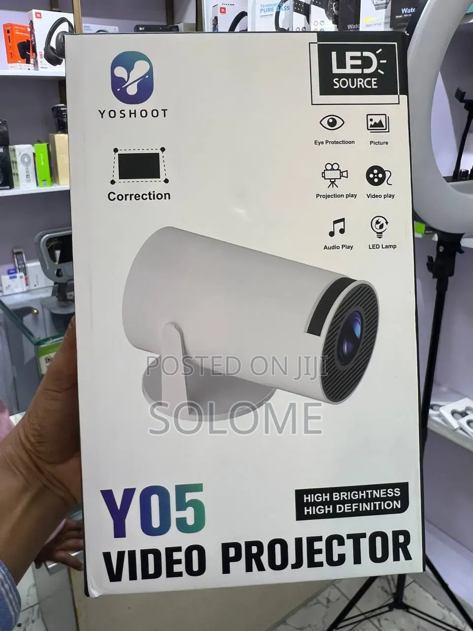 Y05 Projector