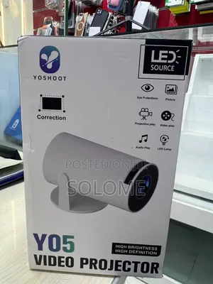 Y05 Projector