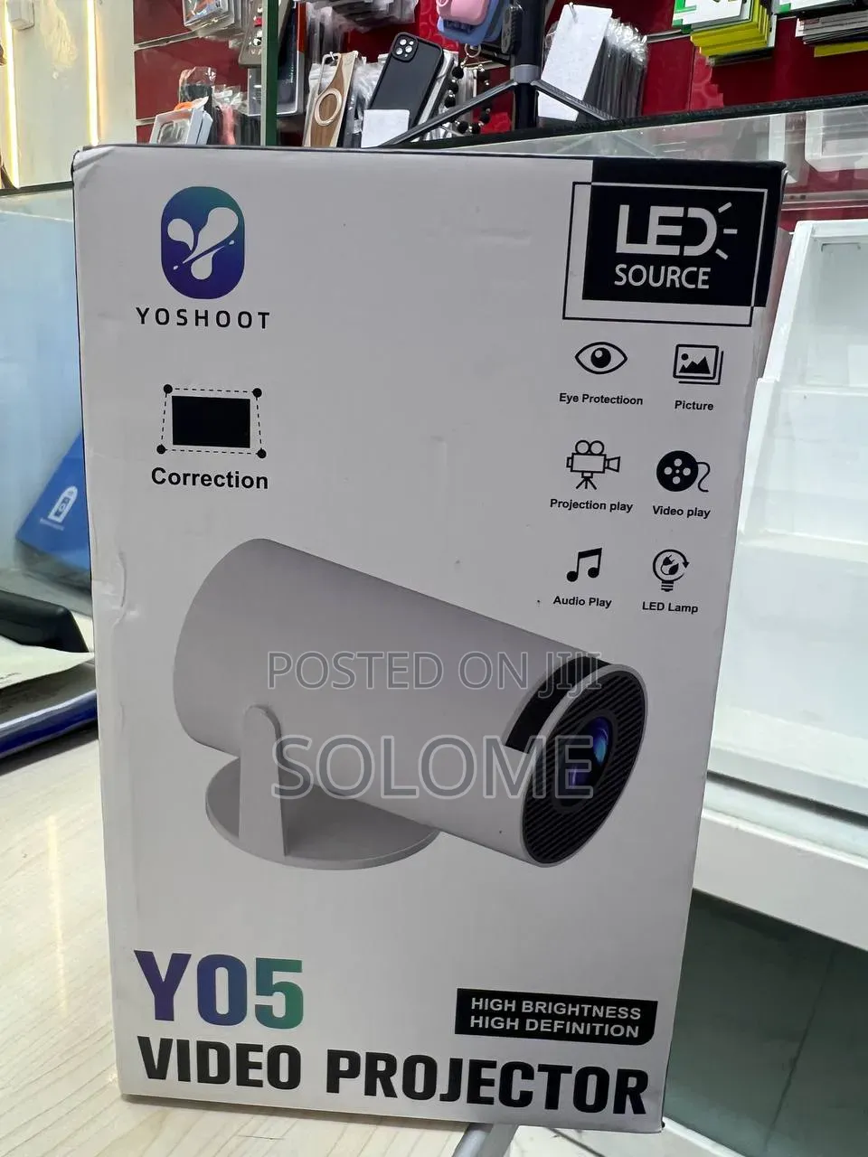 Y05 Projector