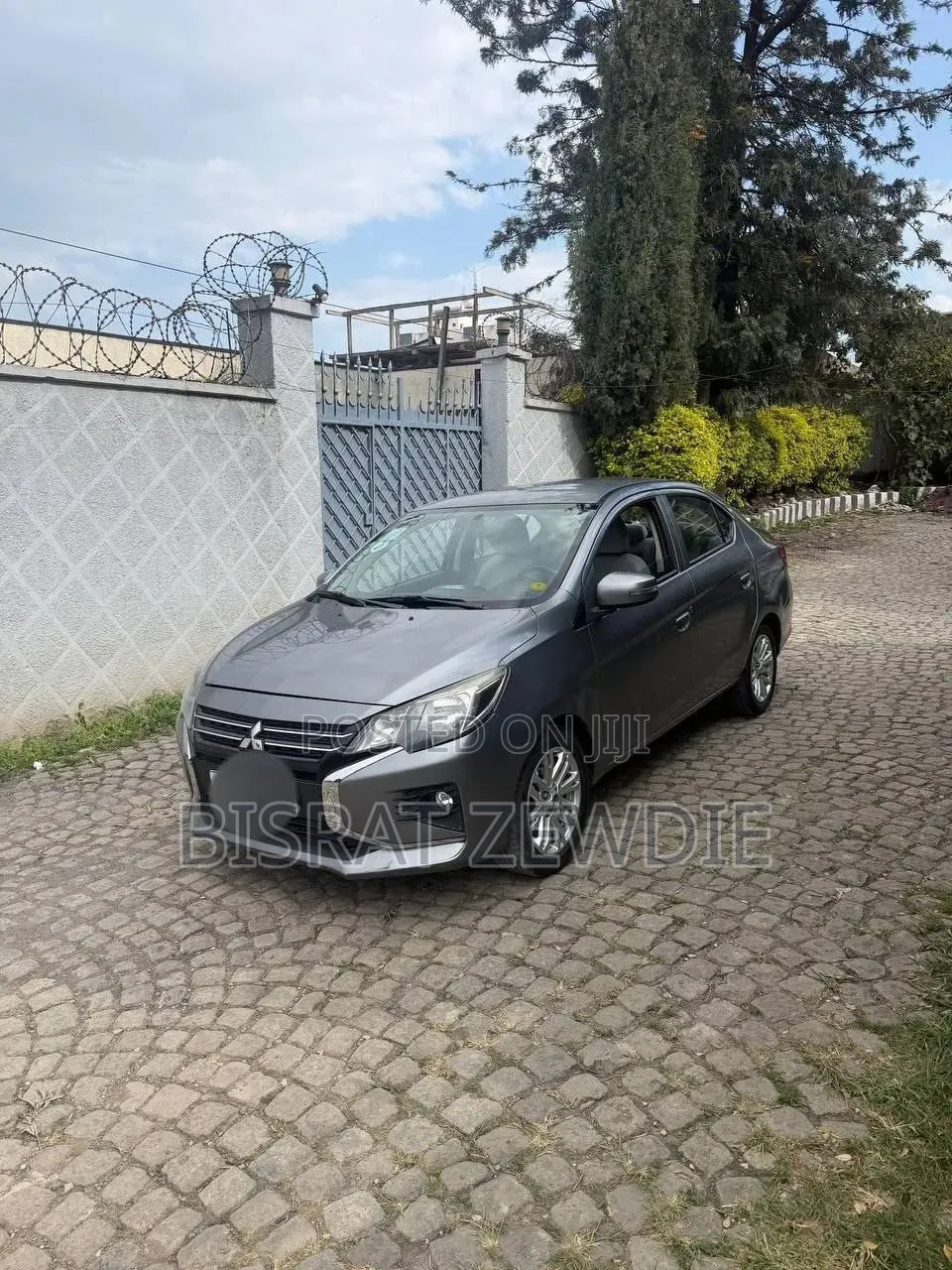 Mitsubishi Attrage 2022 Gray