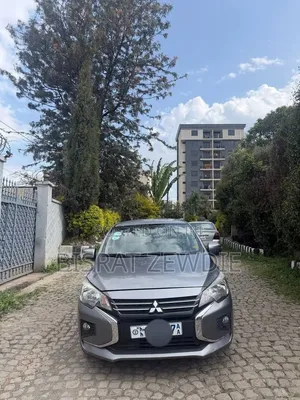Mitsubishi Attrage 2022 Gray