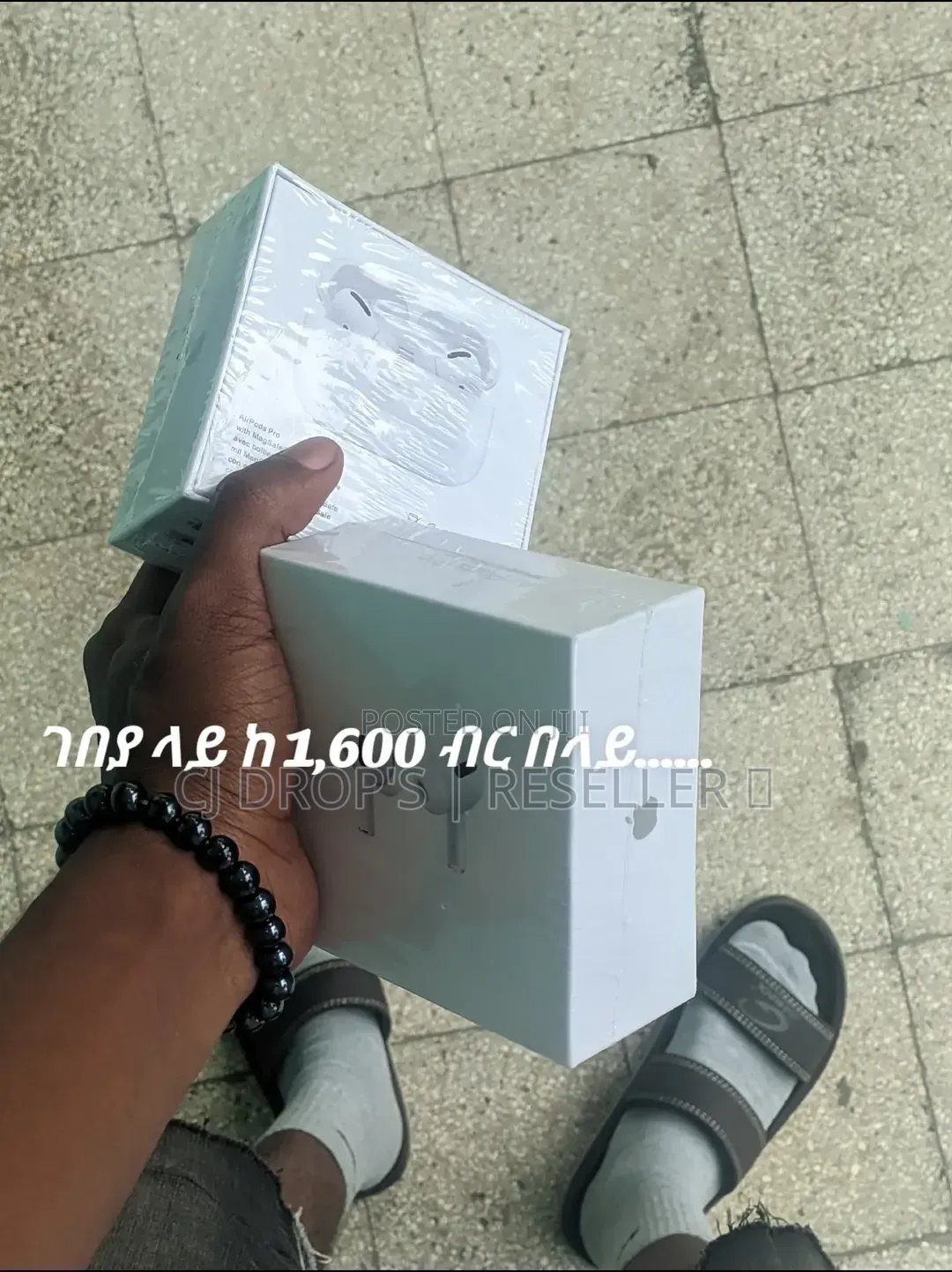Original Apple AirPods 1st Gen With Charging Case