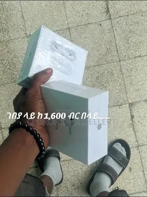 Original Apple AirPods 1st Gen With Charging Case