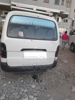 Toyota Grand HiAce 1999 White
