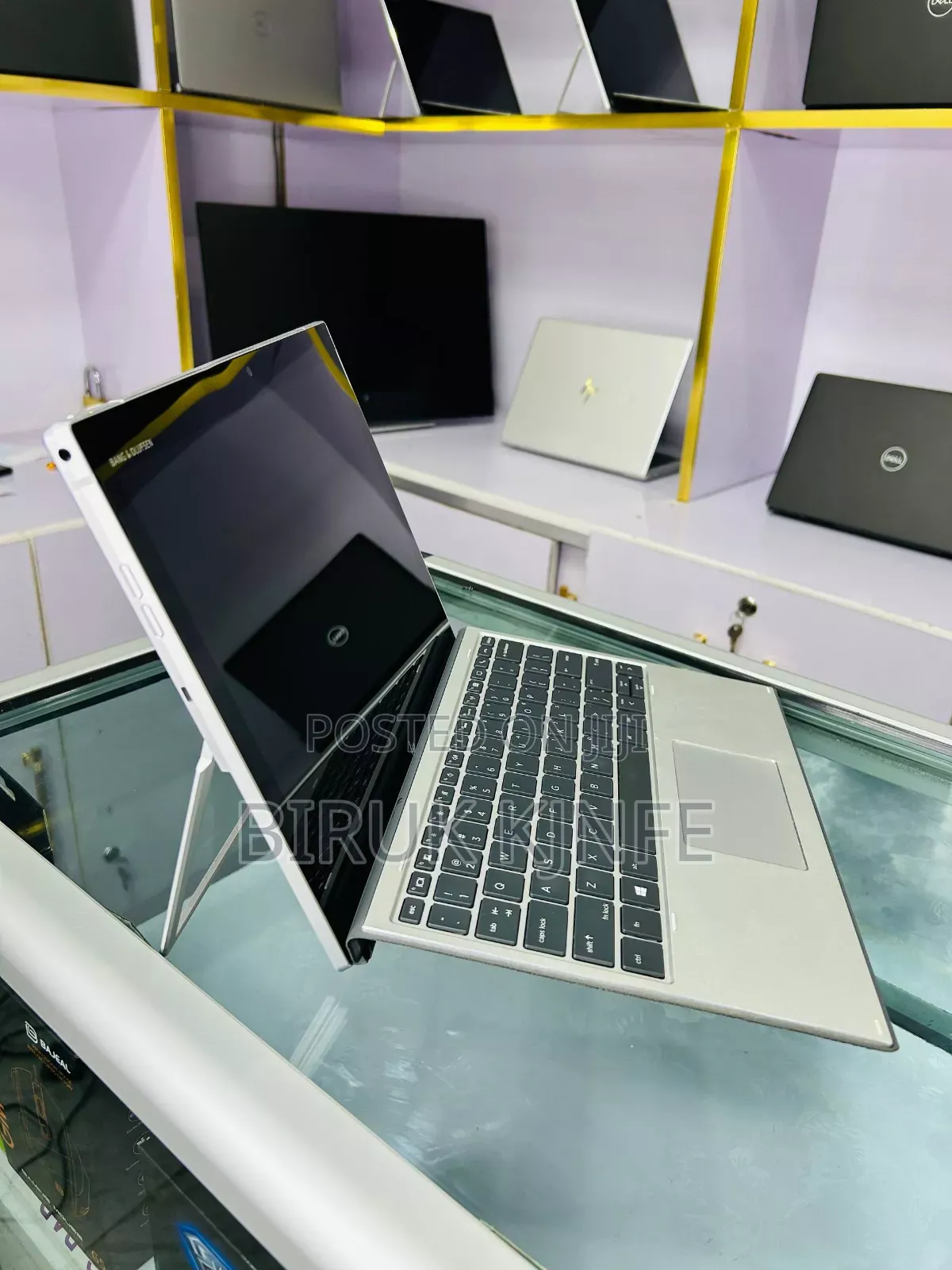 New Laptop HP Elite X2 1012 G2 8GB Intel Core i7 SSD 256GB