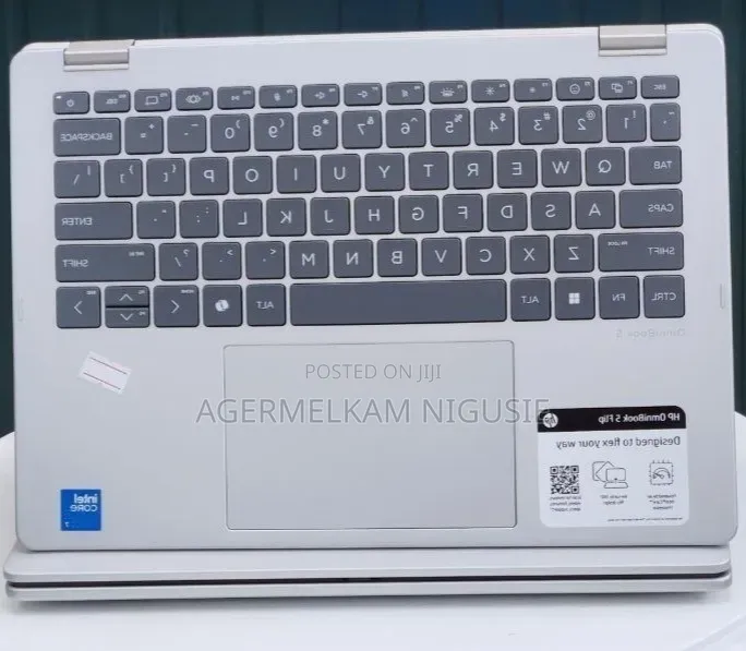 New Laptop HP OmniBook 5 Flip 16GB Intel Core i7 SSD 512GB