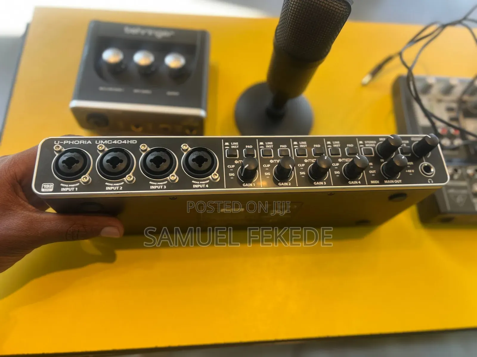 Beringer 4 Chanal 
Usa
Soundcard